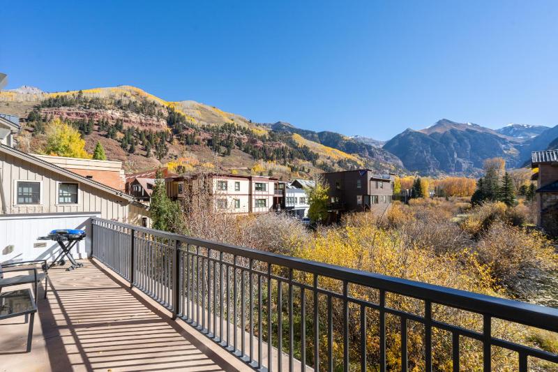 Breathtaking Ballard Views - image 5