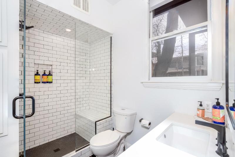 Tri-level condo close to Coonskin Lift! - image 3