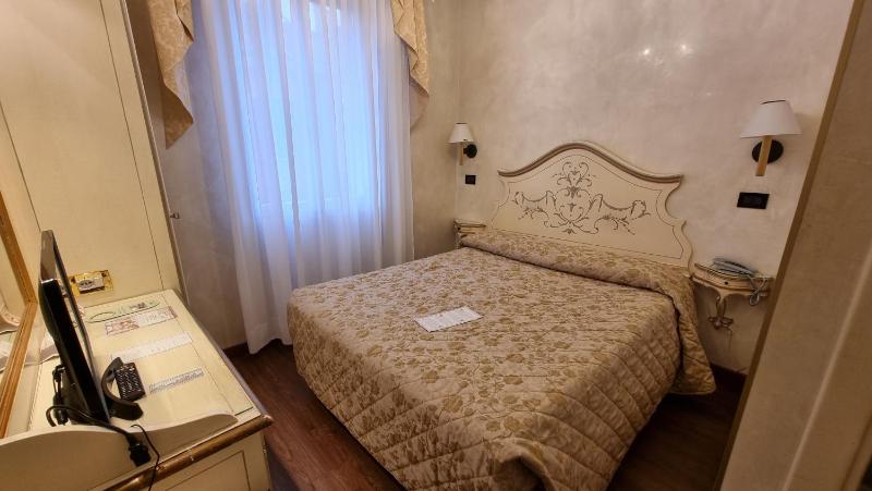 Double Classic Room image 1