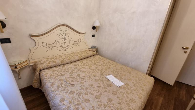 Double Classic Room image 4