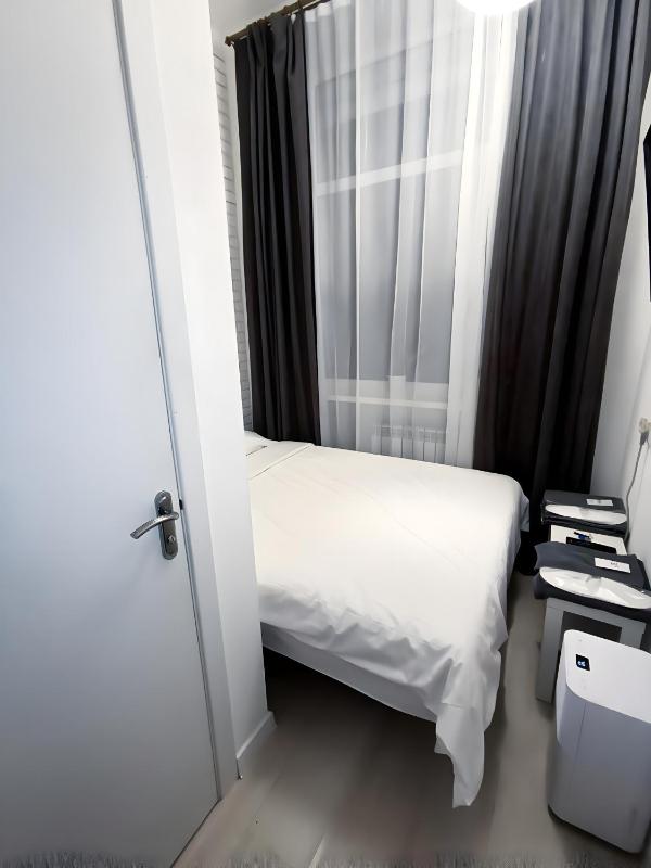 Double Room image 4