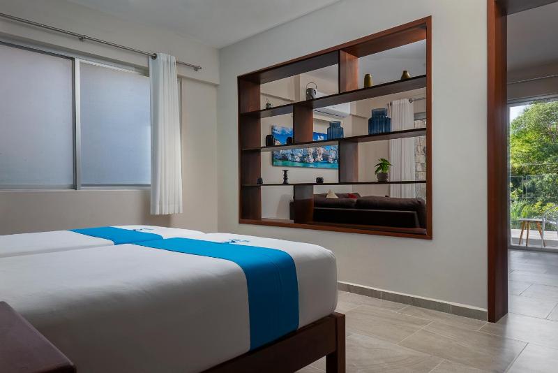 Blue Veleta - image 7