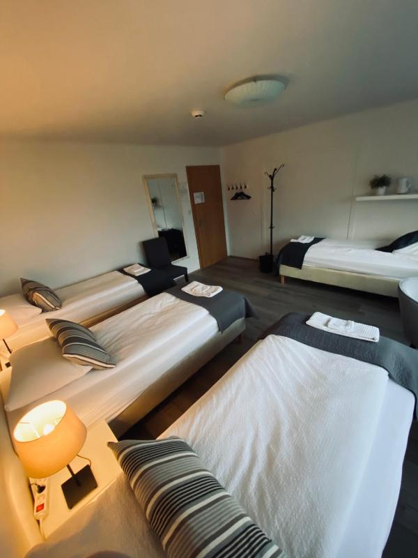 Economy Quadruple Room with Shared Bathroom image 4