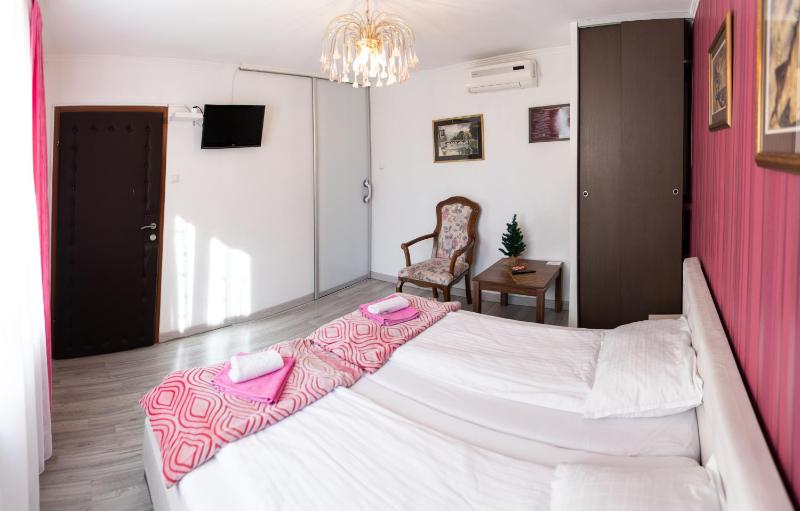 ĆIRO GUEST HOUSE-free parking - image 6
