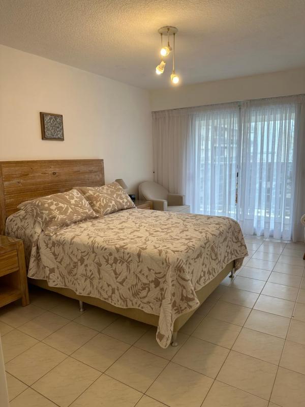 Hermoso apartamento Torre de categoría Long Beach en la mejor ubicación de Punta del Este - image 11