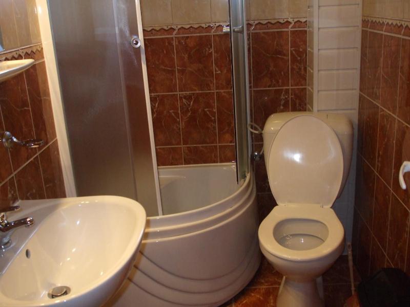 Double Room with Private Bathroom image 3