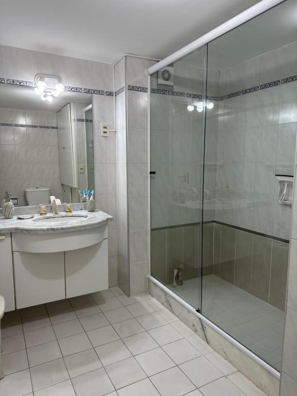 Hermoso apartamento Torre de categoría Long Beach en la mejor ubicación de Punta del Este - image 26