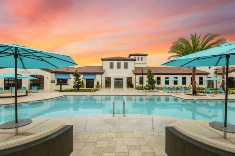 Modern Home - 6 Bedrooms With Private Pool & Spa 10 Minutes to Disney - image 15