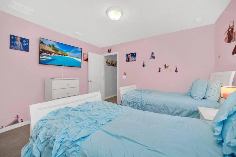 Modern Home - 6 Bedrooms With Private Pool & Spa 10 Minutes to Disney - image 47