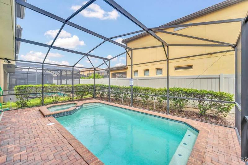 Modern Home - 6 Bedrooms With Private Pool & Spa 10 Minutes to Disney - image 39