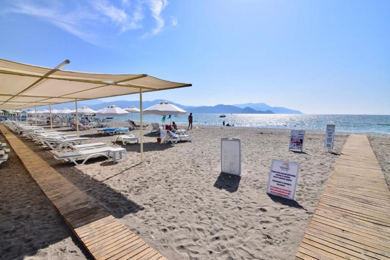 Sunset Beach Club Aqualettings Pearl 4 - image 9