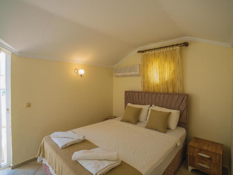 Sunset Beach Club Aqualettings Pearl 4 - image 6