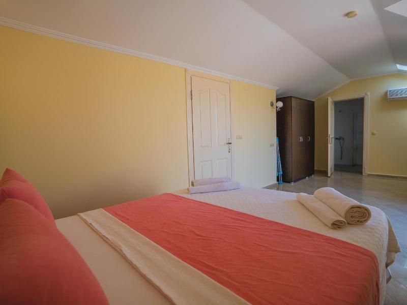 Sunset Beach Club Aqualettings Pearl 7 - image 18