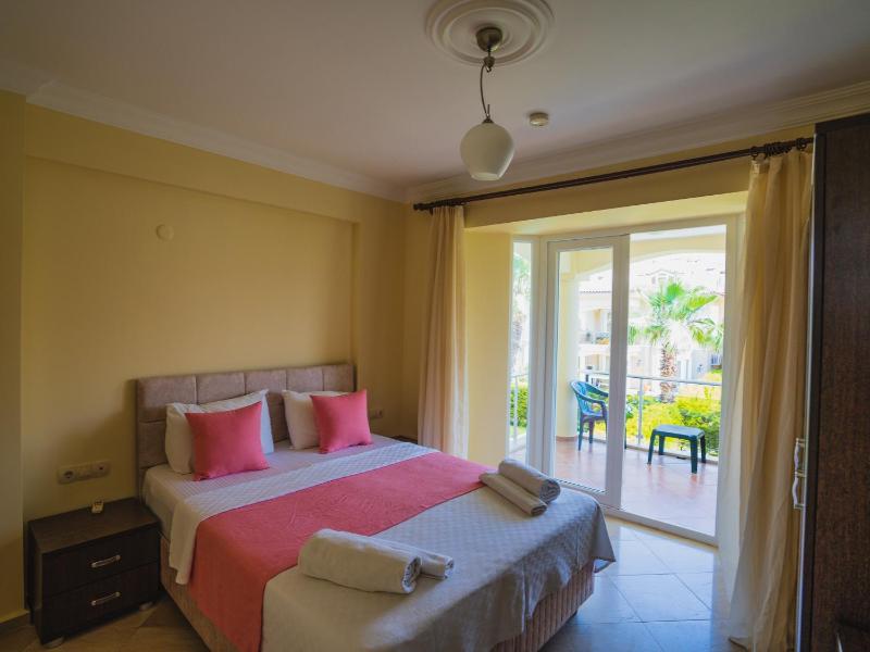 Sunset Beach Club Aqualettings Pearl 7 - image 14