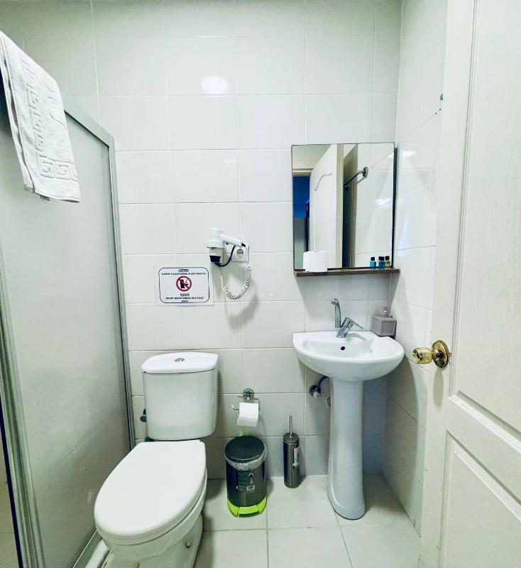 Standard Double or Twin Room image 2