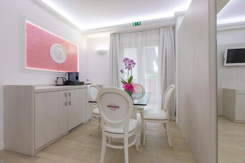 Junior Suite image 3