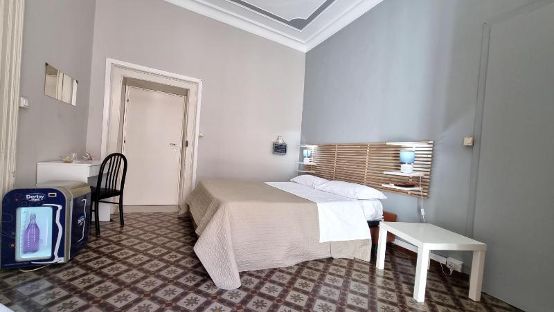 Double Room with Private External Bathroom image 2