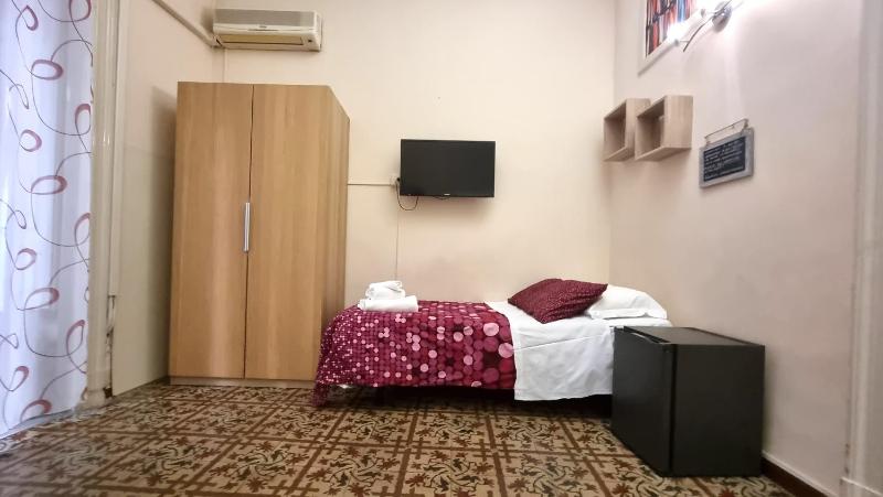 Economy Double or Twin Room image 2