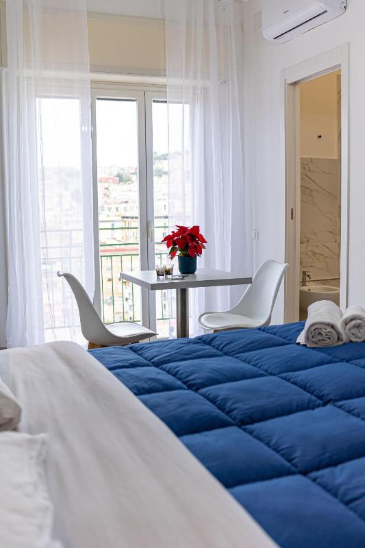 Comfort Double Room with Balcony and City View image 1