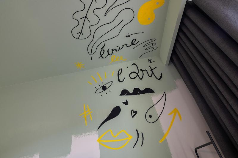 Edgar Prestige Room image 2