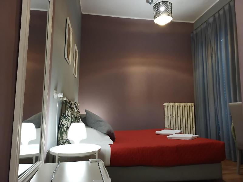 Double Room image 3