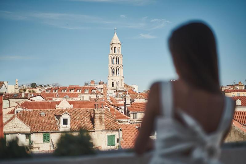 Penthouse Suite with Hot Tub Terrace and Old town view image 2