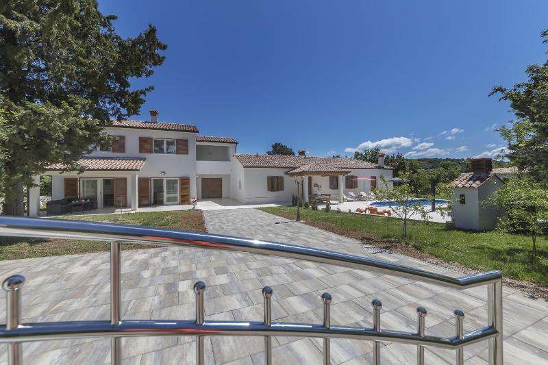 Villa Ana Labin for 12 person with 6 bedrooms & private pool - image 3