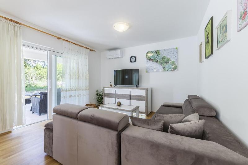 Villa Ana Labin for 12 person with 6 bedrooms & private pool - image 26
