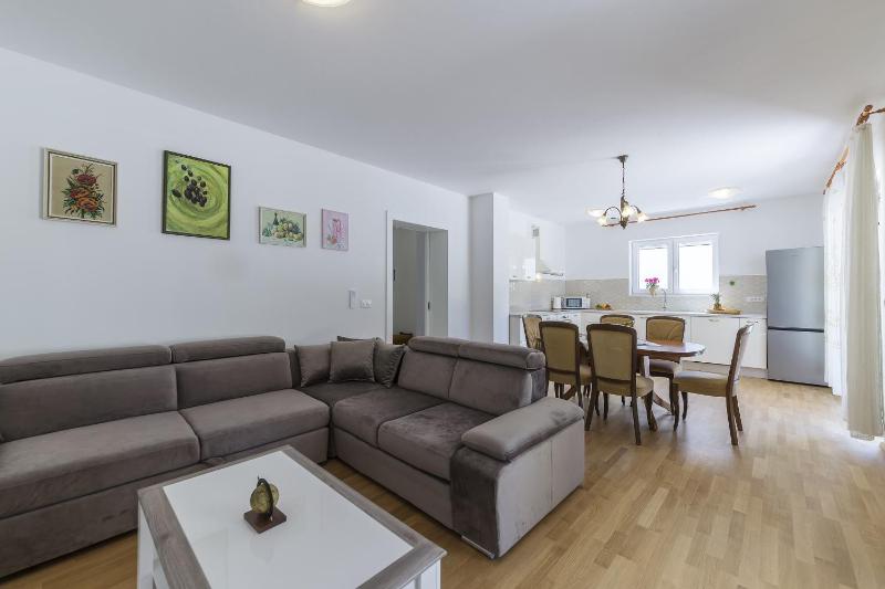 Villa Ana Labin for 12 person with 6 bedrooms & private pool - image 12