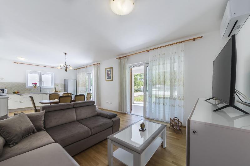 Villa Ana Labin for 12 person with 6 bedrooms & private pool - image 32