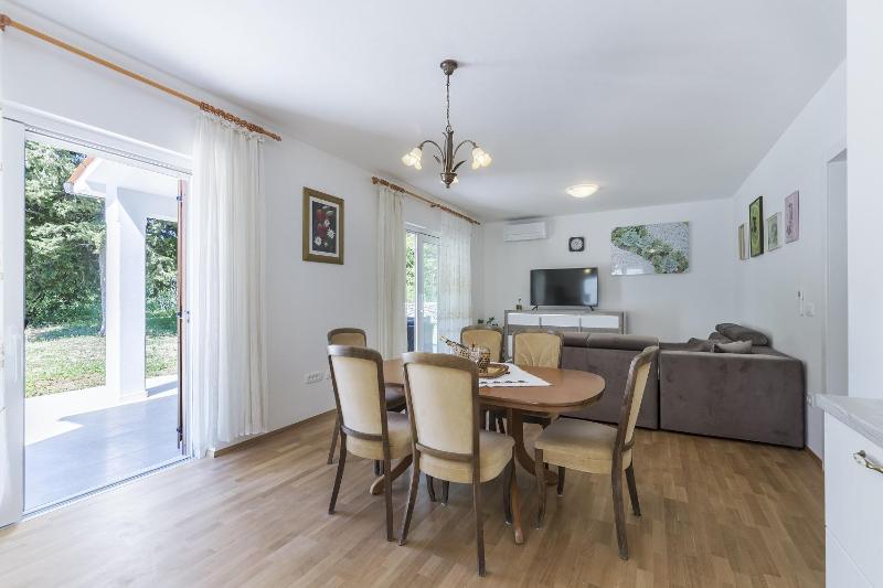 Villa Ana Labin for 12 person with 6 bedrooms & private pool - image 27