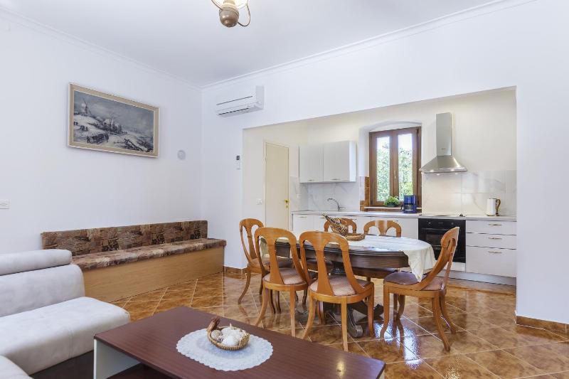 Villa Ana Labin for 12 person with 6 bedrooms & private pool - image 35