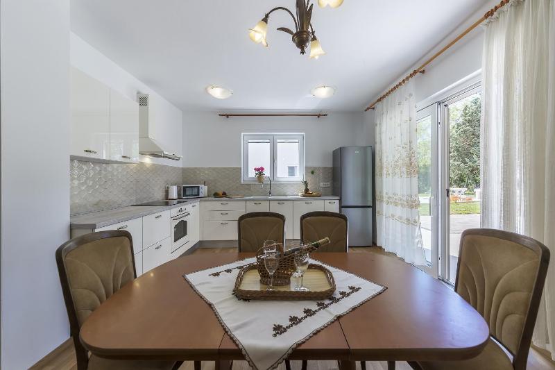 Villa Ana Labin for 12 person with 6 bedrooms & private pool - image 16