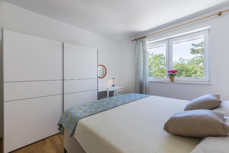 Villa Ana Labin for 12 person with 6 bedrooms & private pool - image 28
