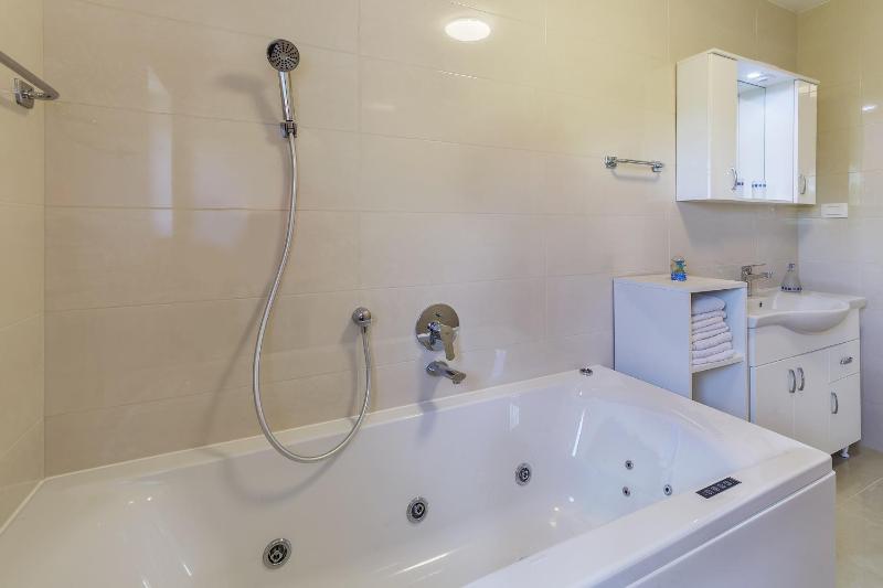 Villa Ana Labin for 12 person with 6 bedrooms & private pool - image 41