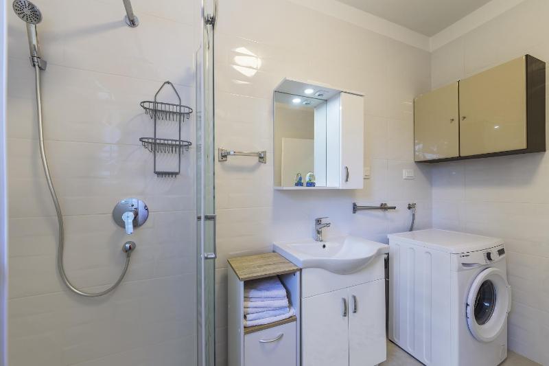 Villa Ana Labin for 12 person with 6 bedrooms & private pool - image 31
