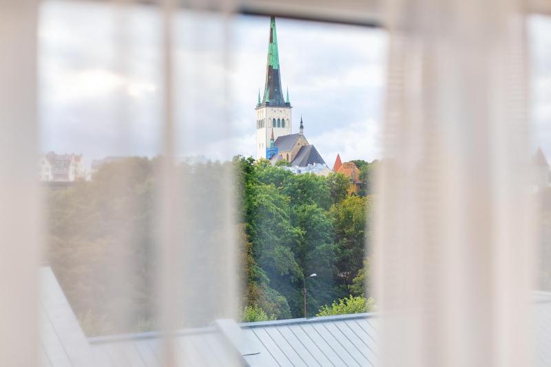 Premium Double or Twin Room with Old Town View image 3