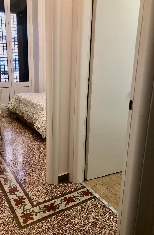 Deluxe Double Room with Balcony image 3
