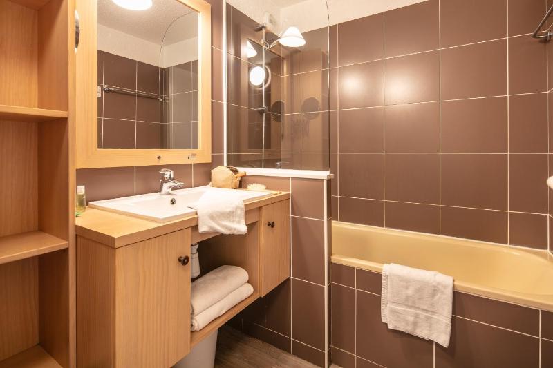 Superior  Studio with Sleeping Alcove (6 People) - South Side image 1