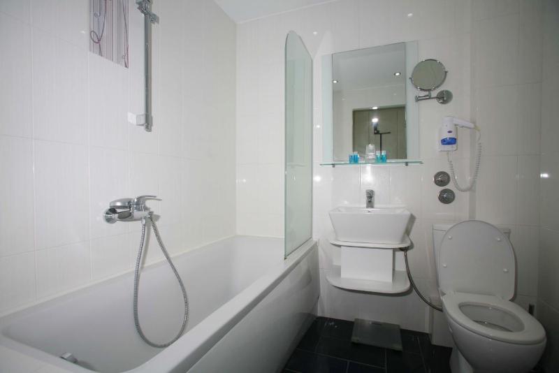 Premium Double Room with Sea View + extra Bed image 2