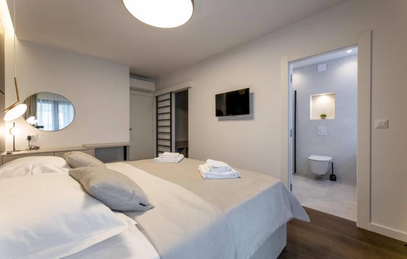 Luxury Villa Miamore - image 31