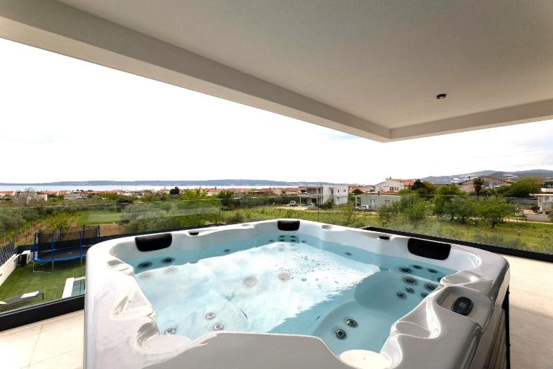 Luxury Villa Miamore - image 30