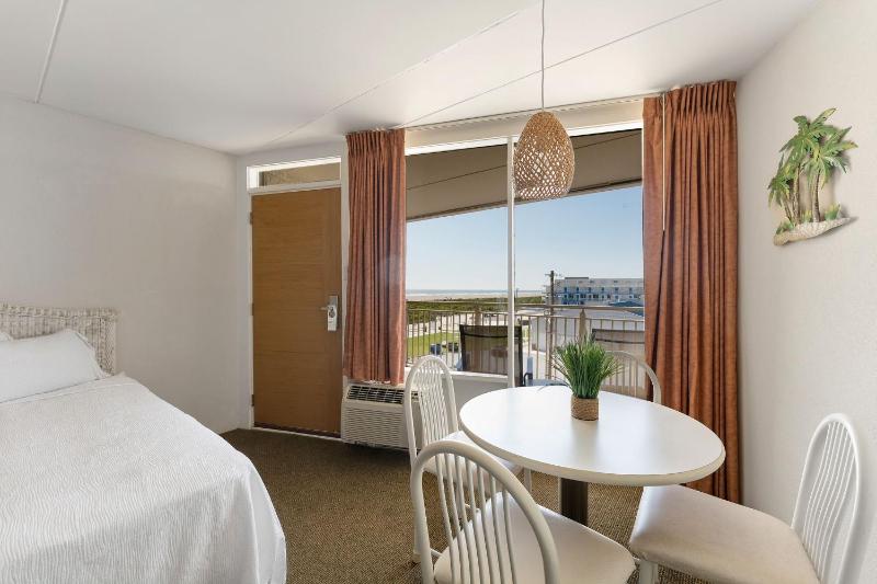 Standard Double Room image 2