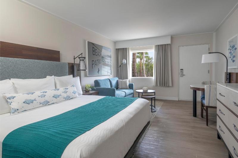 Standard King Room image 1