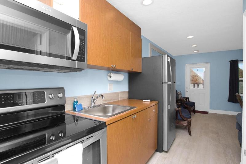 Suite 7 - Not Pet Friendly image 4