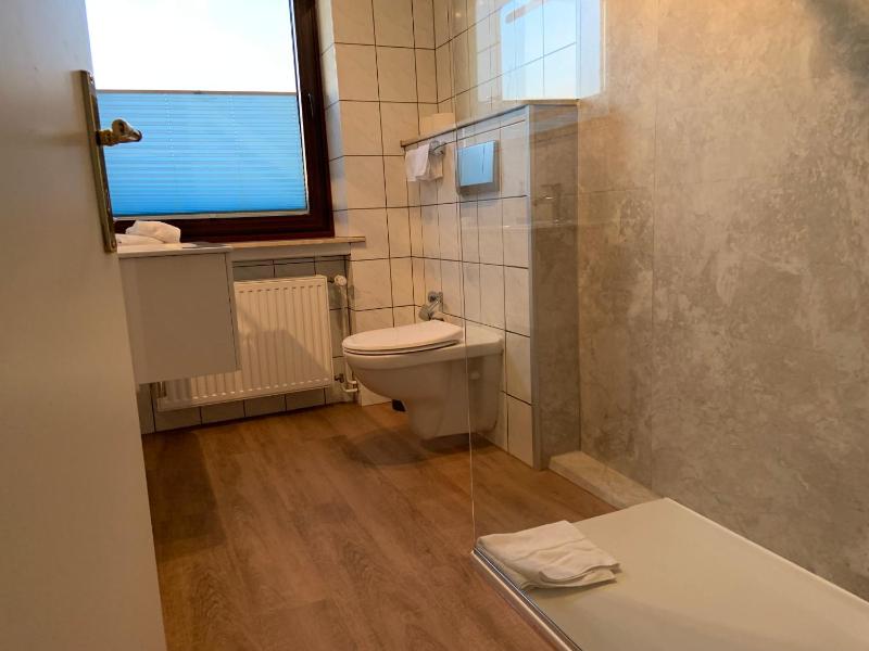One-Bedroom Apartment image 2