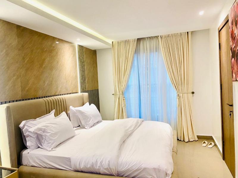 Sleeps 4 with Pool Access - image 14