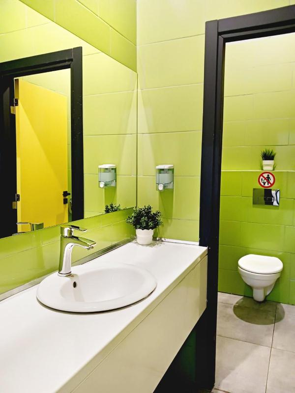 Green Cube Capsule Hostel - image 6