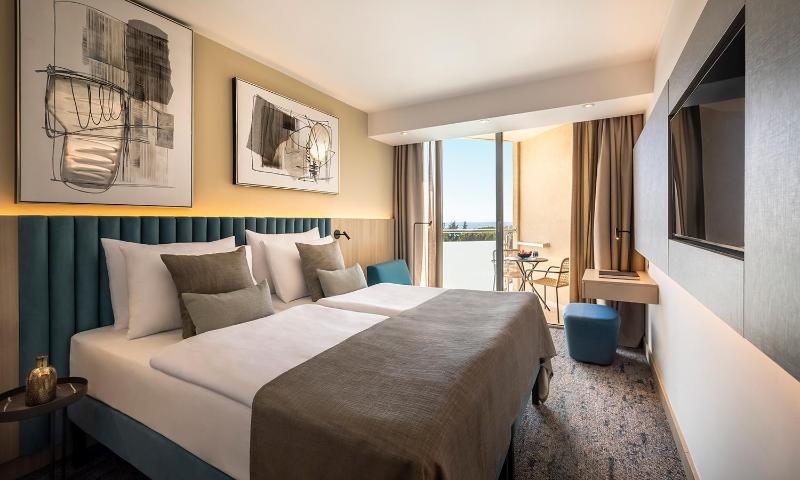 Superior Double Room with Seaside Balcony  image 1