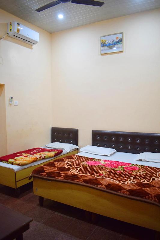Deluxe Triple Room image 2